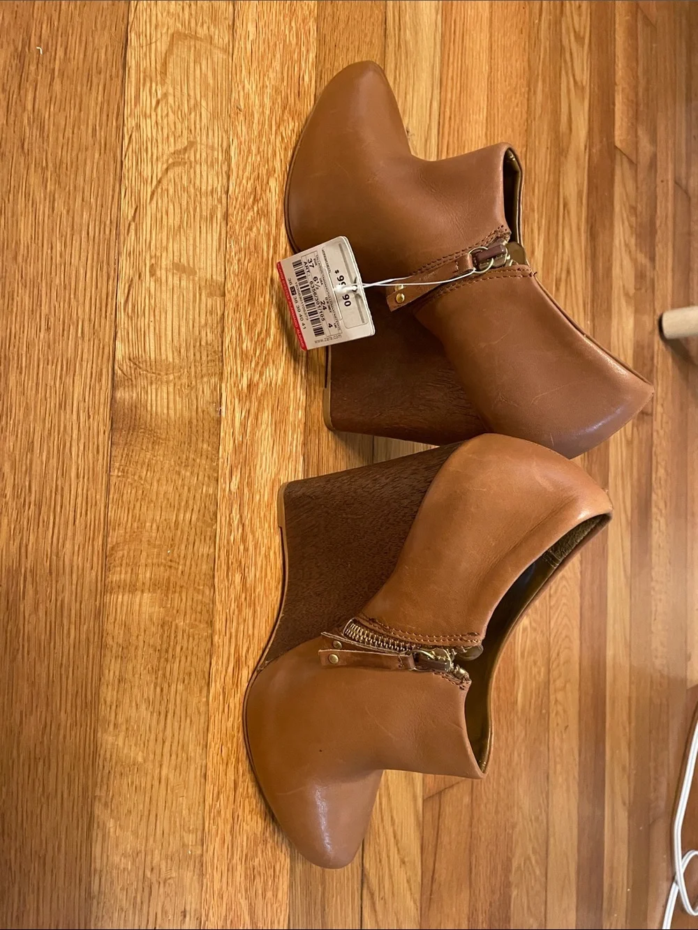 NEVER WORN! Tan Leather Pointed Toe Ankle Booties